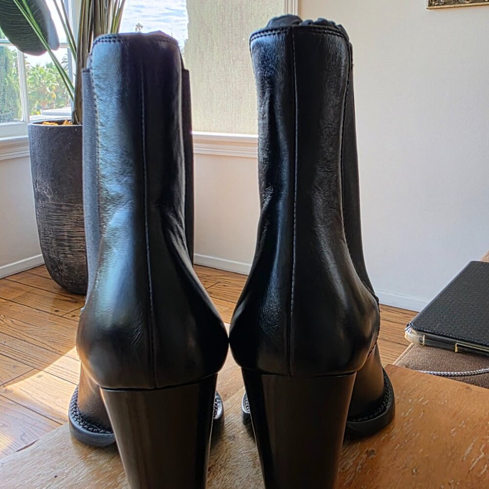Saint Laurent Theo Chelsea Ankle Booties in Smooth Leather NWOT - Picture 6 of 10